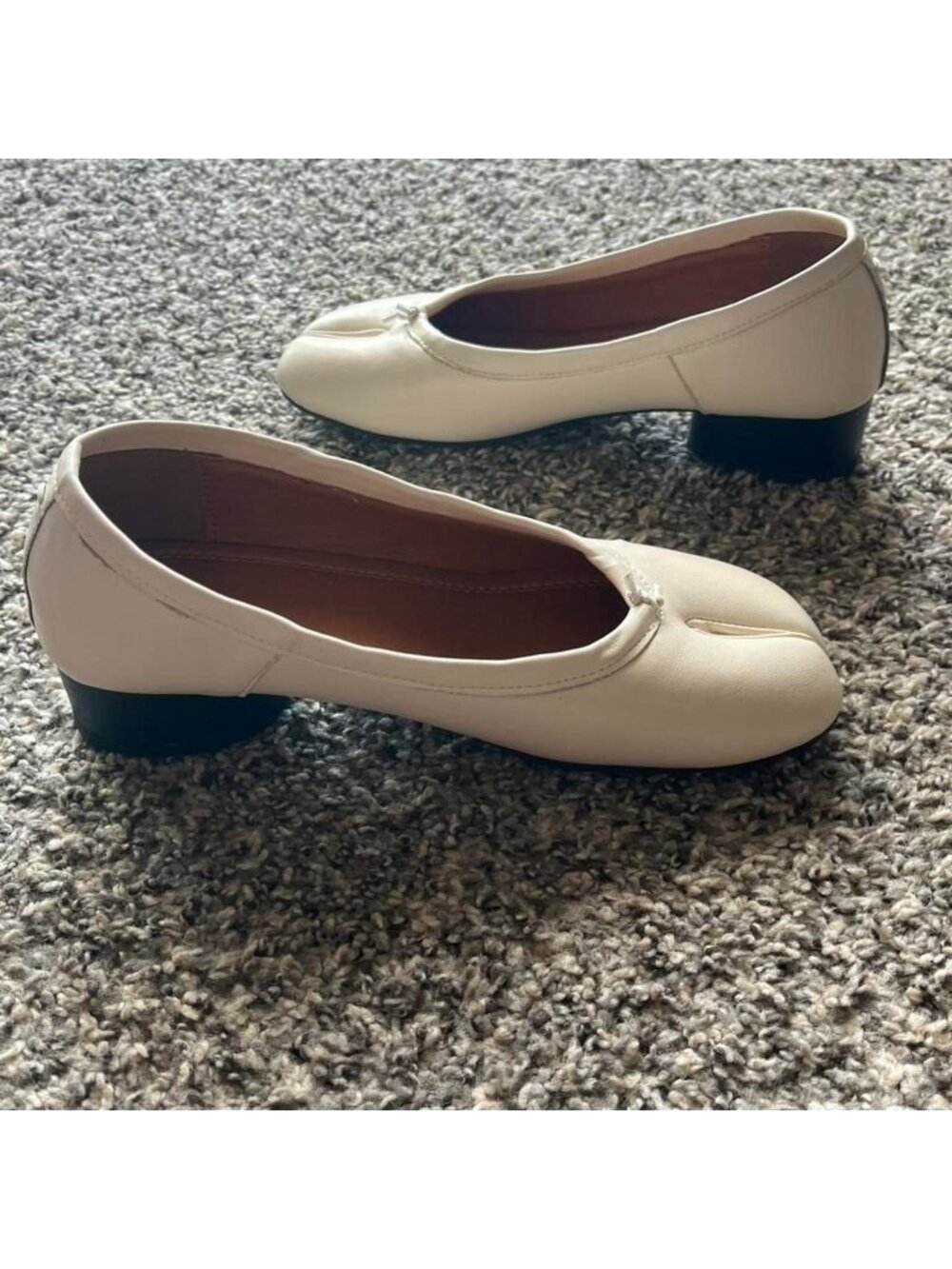 La Mode Cream and Tan Tabi Ballet Flats Block Heels Size 7 Kawaii JFashion - Picture 2 of 5
